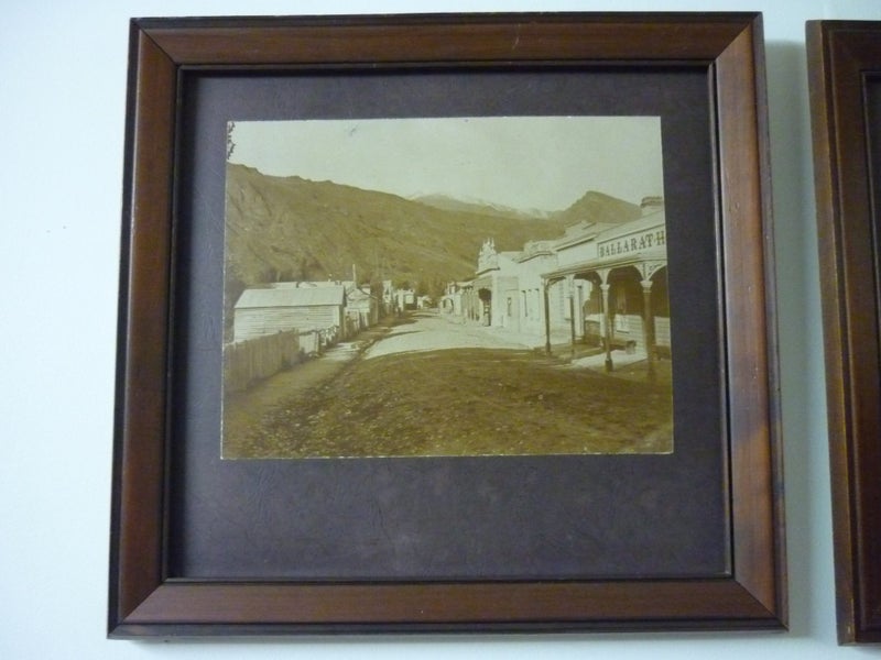 ARROWTOWN EARLY DAYS FRAMED VINTAGE PHOTO PRINT. Carousel 1