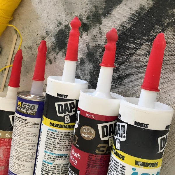 Caulk Saving Cap for Sealing and Preserving, Red (20 Pieces) Carousel 2