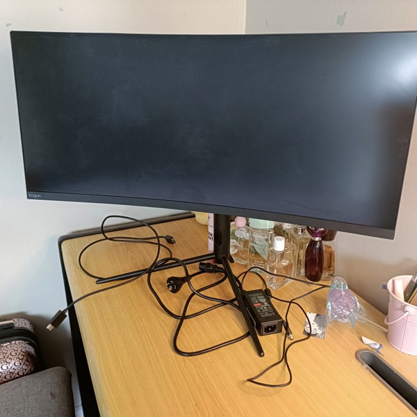 Kogan Infinity 30" curved Ultrawide Gaming Monitor Carousel 1