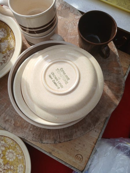 Crown lynn Carousel 6