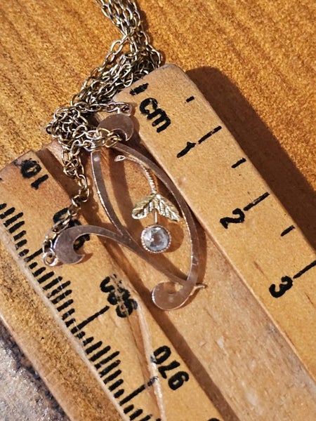 $1 Antique 9ct Gold Pendant/Necklace 2.19gm Carousel 10