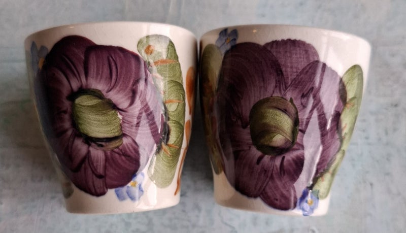 2 x Crown Lynn Fleurette older style egg cups - lovely condition
