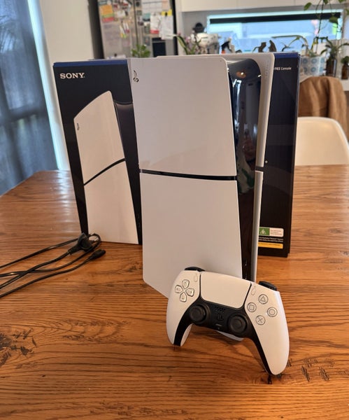 PlayStation 5 Digital (PS5 Digital Edition 1TB) Carousel 1