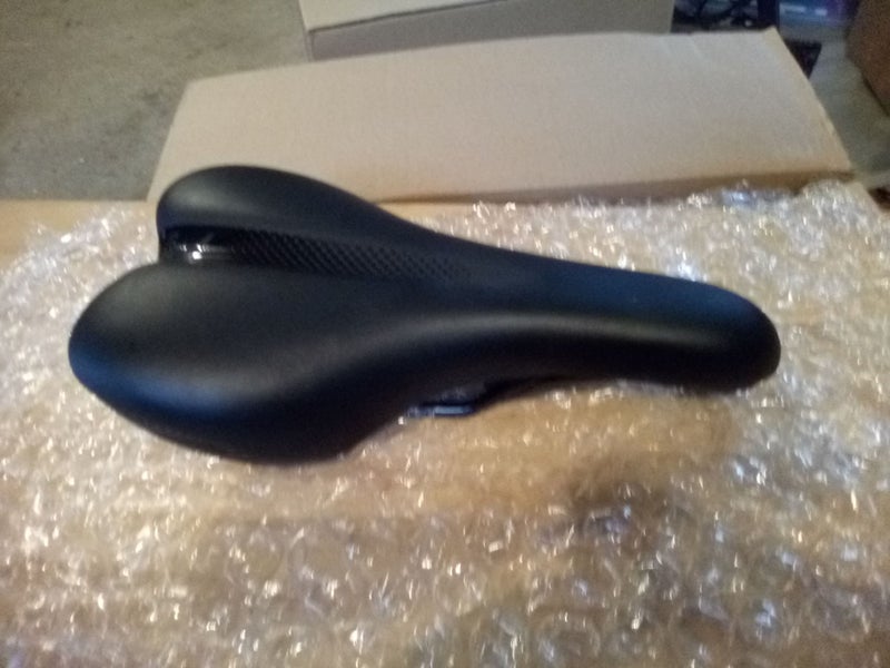 Tern Porter Saddle LIKE NEW Carousel 2