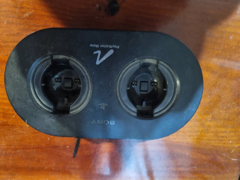 Move controller charging dock Carousel 1