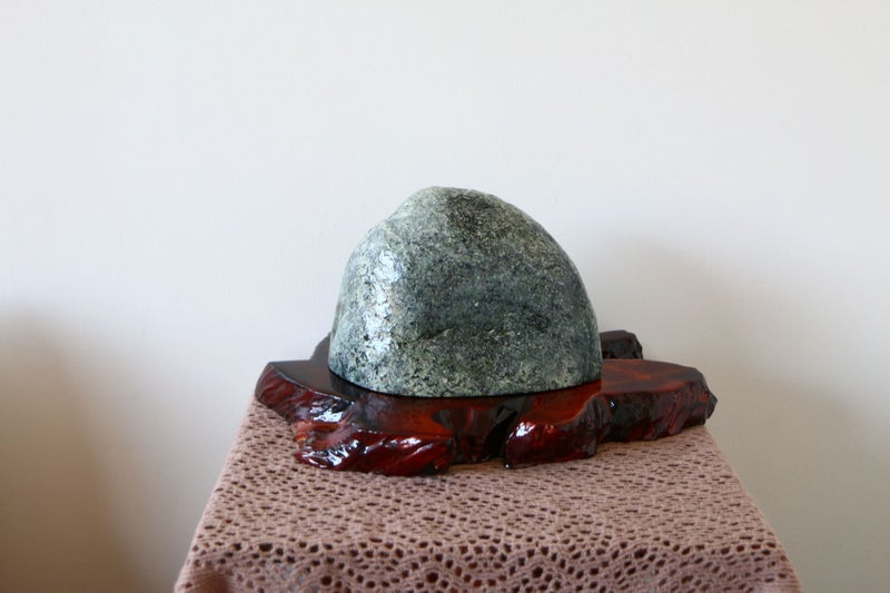 New Zealand greenstone touchstone pounamu carving stone home deco unique gift Carousel 1