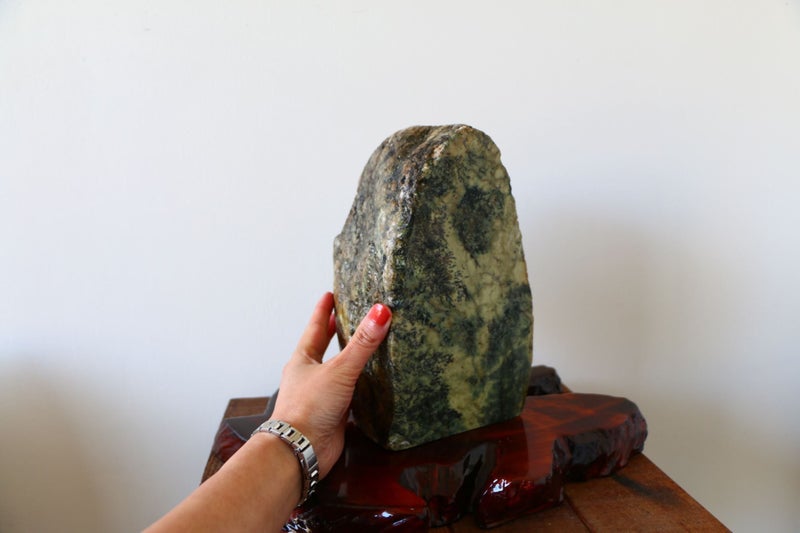 New Zealand greenstone viewing stone touchstone Kokopu pounamu touchstone Carousel 16