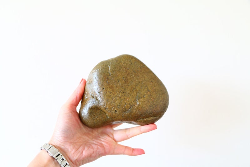 New Zealand greenstone viewing touchstone pounamu carving stone unique gift Carousel 2