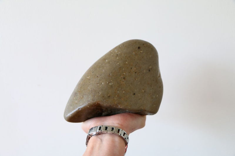 New Zealand greenstone viewing touchstone pounamu carving stone unique gift Carousel 1