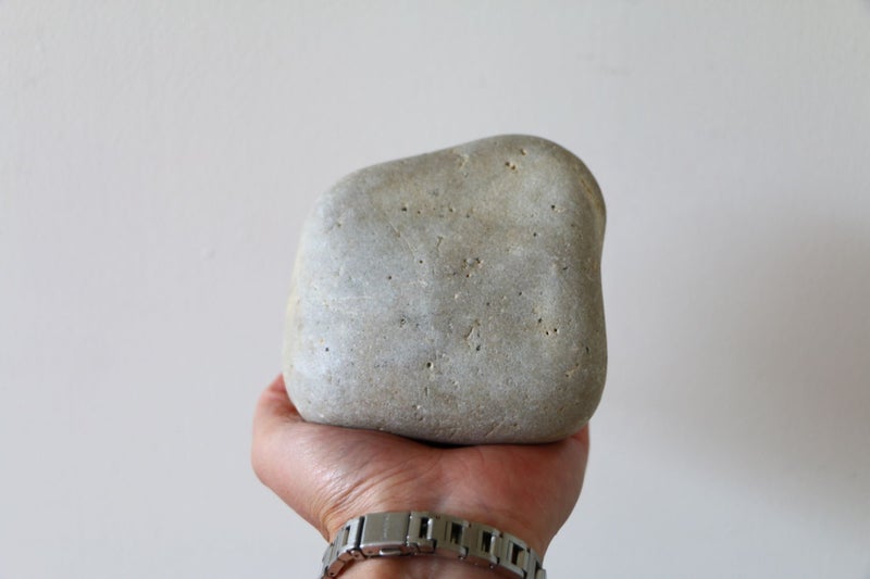 New Zealand greenstone viewing touchstone pounamu carving stone unique gift Carousel 1