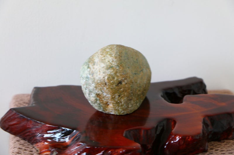 New Zealand greenstone viewing touchstone pounamu carving stone unique gift Carousel 2