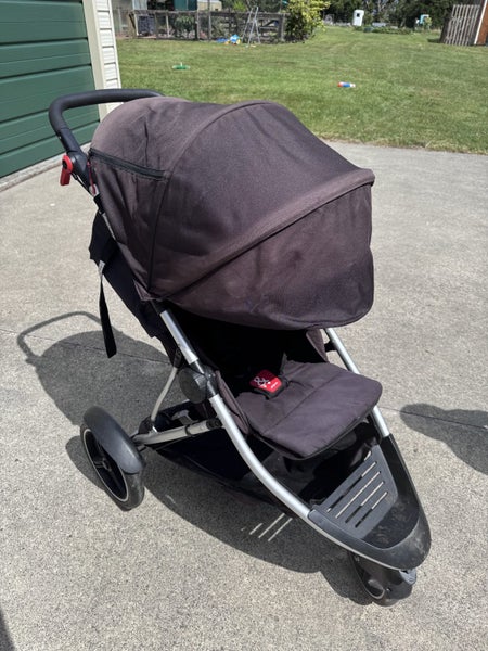 Phil&Teds dash pram Carousel 2