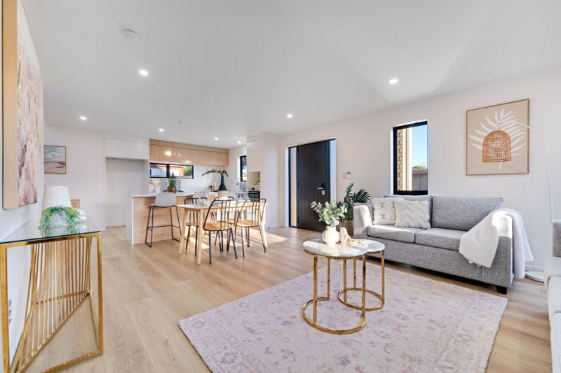 Image 3 of 33