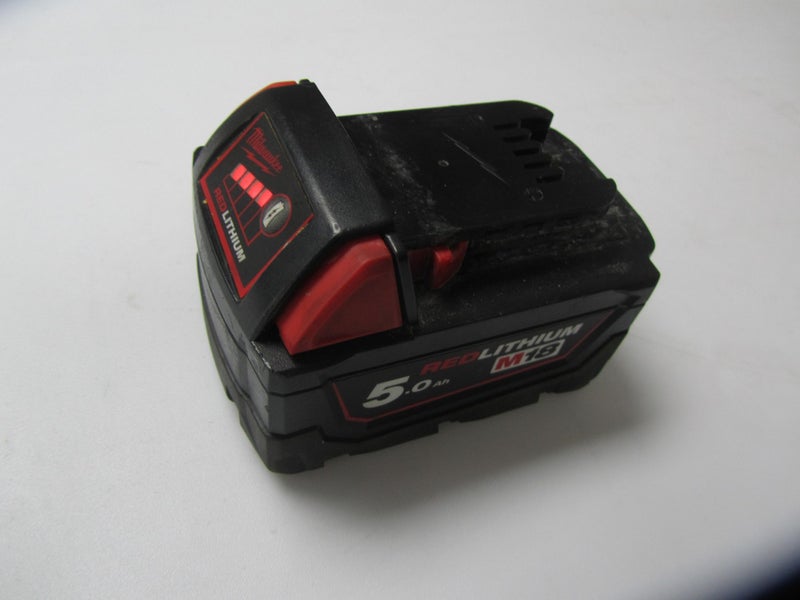 Milwaukee 18v 5.0Ah Battery Carousel 3
