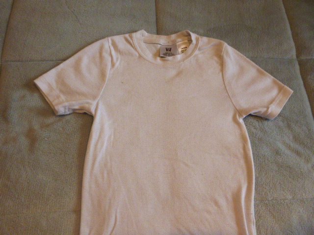 WILDZONE = WHITE SHORT SLEEVE THERMAL ( SZ 8 - 10) Carousel 2