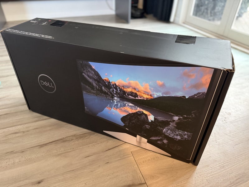 Dell U3425WE UltraSharp Ultrawide 34" Curved Thunderbolt Monitor Carousel 3