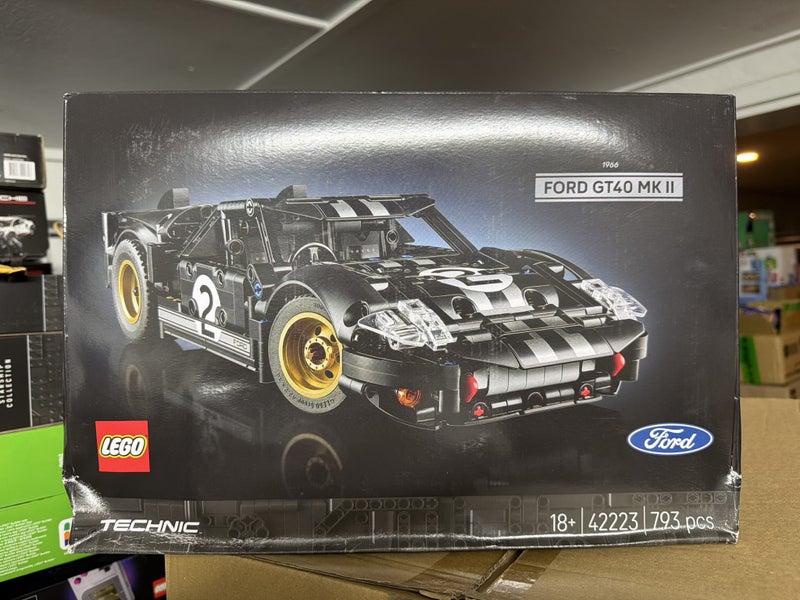 $1 Reserve LEGO Technic 42223 - Ford GT40 MK II Carousel 1