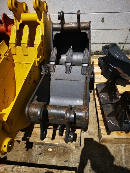 Digger Rock Bucket for Kobelco SK60 SK120 / TB35 Carousel 2