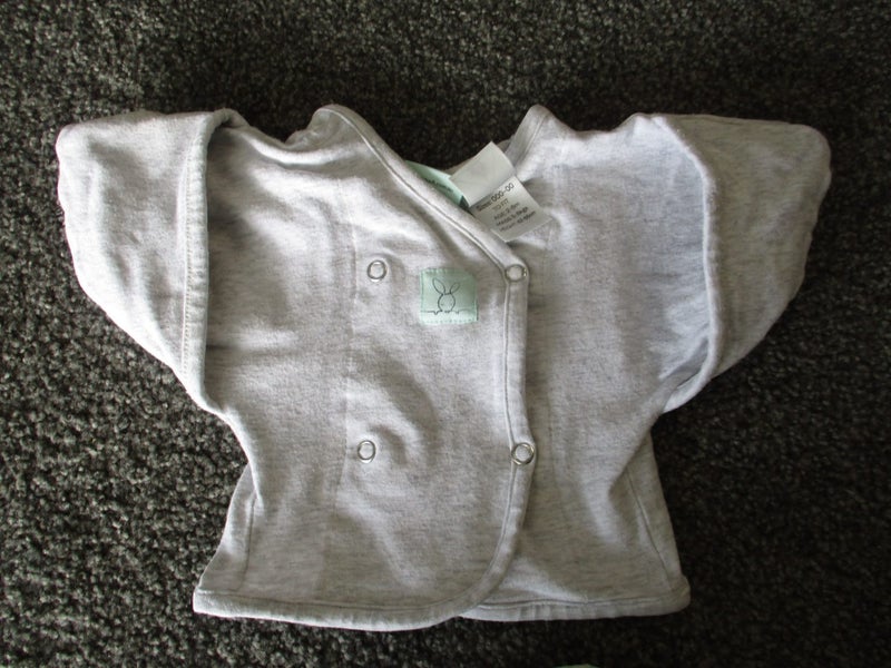 ErgoPouch butterfly cardi size 000-00 Carousel 1