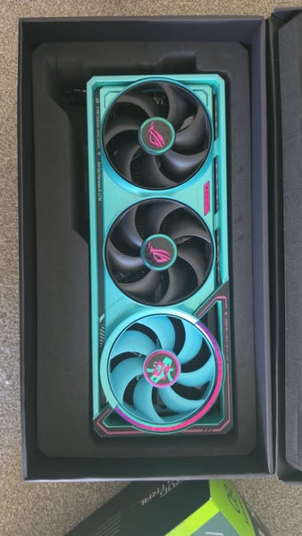 RTX 5080 Miku Edition415557577794529280