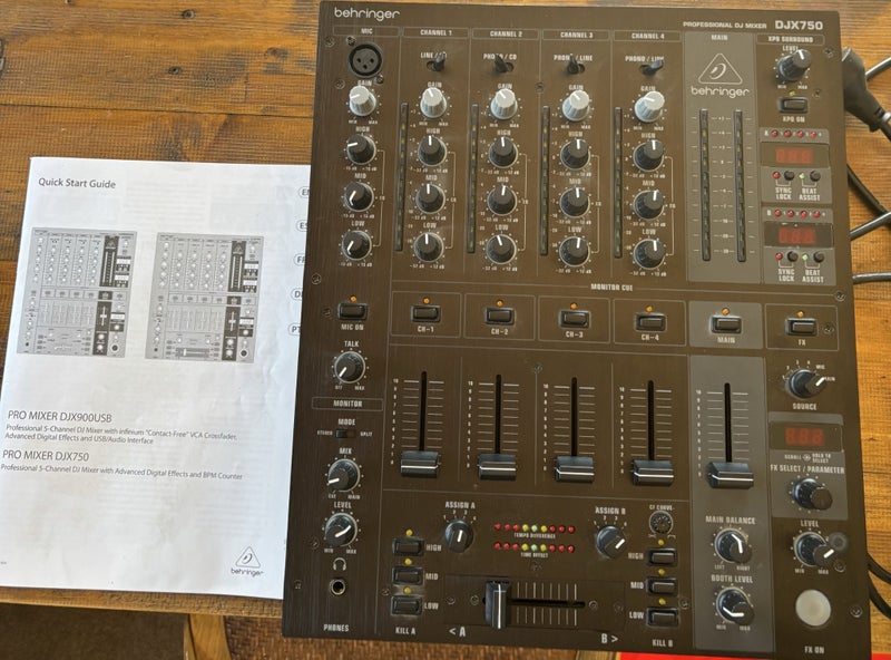 Behringer mixer Carousel 1