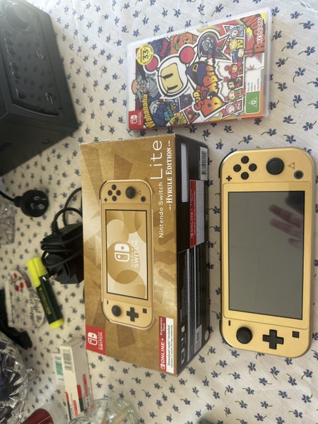 Nintendo switch lite hyrule edition (Zelda limited edition) Carousel 1