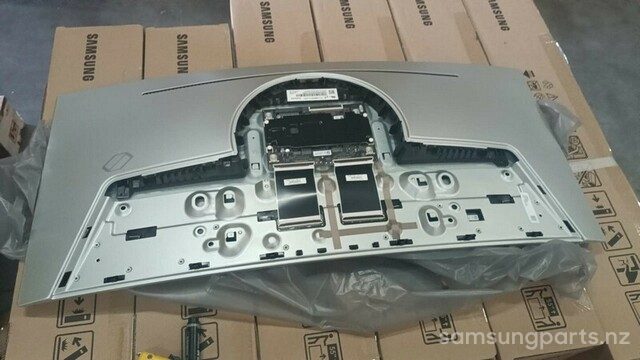 BN95-11724A | TV Display Panel Carousel 1