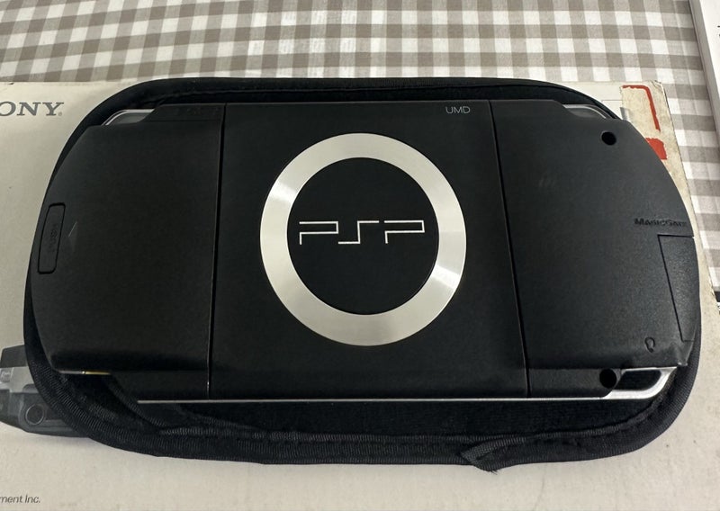 PSP 1000 – Black | 64GB | Boxed | Fully Set Up Carousel 3