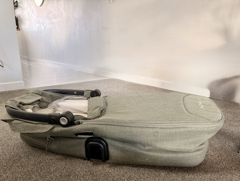 Nuna mixx carry cot Carousel 5