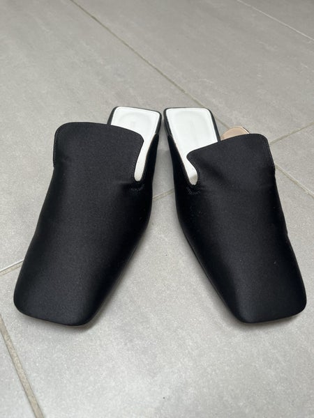 Silk and Leather Slides 38