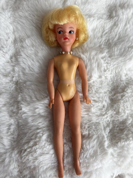 Vintage Sindy Doll Carousel 1