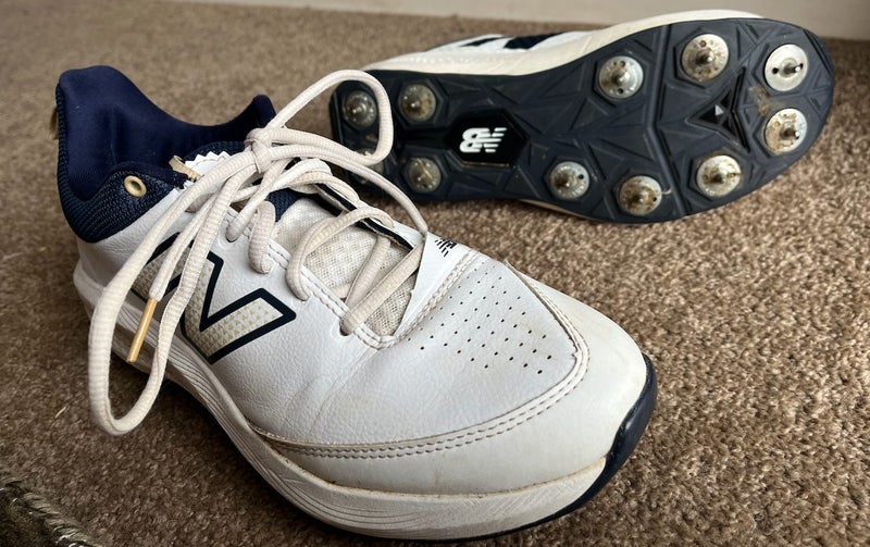 NEW BALANCE CK4030 N5 Cricket Spikes Shoes- UK 7.5 Carousel 1