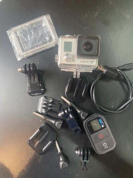 GoPro hero 3+ black with accessories go pro Carousel 1