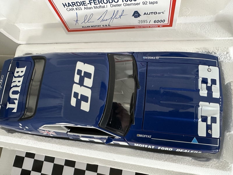 1:18 1974 Hardie-Ferodo 1000 XB-GT Falcon Coupe BRUTT 33 Carousel 3