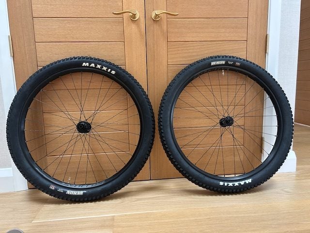 2 x Bike Wheels with Maxxis Tyres Carousel 1