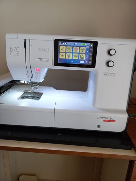 Bernette B70 Embroidery Machine