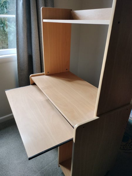 Computer table Carousel 1