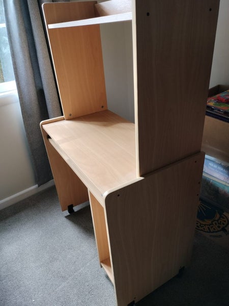 Computer table Carousel 3