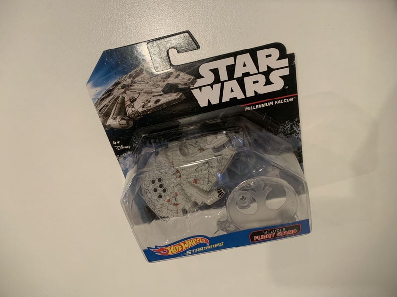 Star Wars Hot Wheels Die Cast – Millennium Falcon Carousel 1
