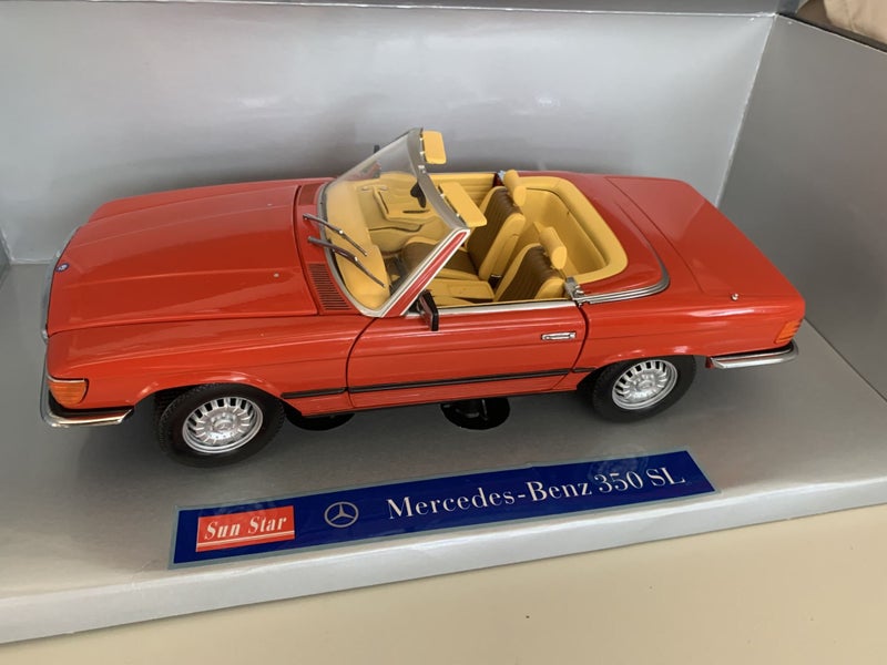 Mercedes Benz 350SL 1-18 Scale | Mint Boxed Carousel 1