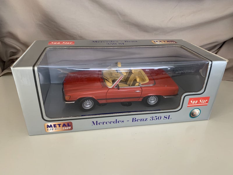 Mercedes Benz 350SL 1-18 Scale | Mint Boxed Carousel 5