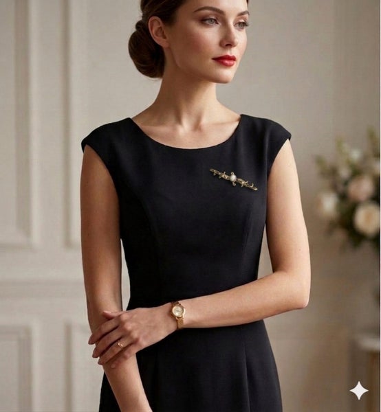 Vintage Mother of Pearl Bar Brooch - Original Box - Excellent Condition Carousel 5