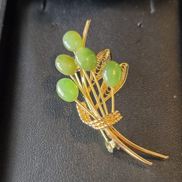 Gold tone greenstone brooch Carousel 1