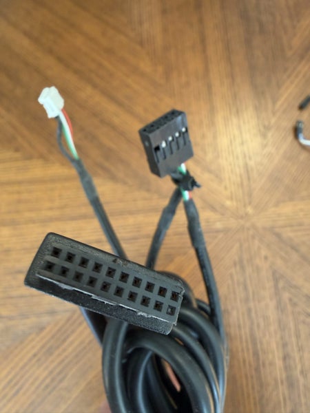 USB/audio I/O board with cables ($1 Reserve) Carousel 2