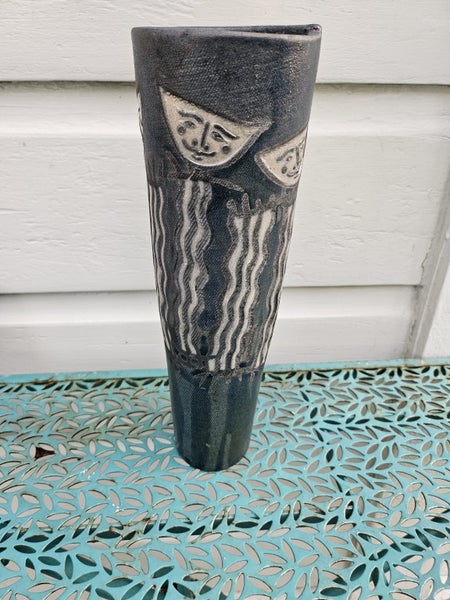 POTTERY VASE BY RENOWNED ARTIST JOAN BRUNEAU Carousel 1