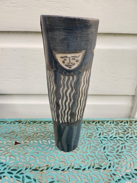 POTTERY VASE BY RENOWNED ARTIST JOAN BRUNEAU Carousel 2