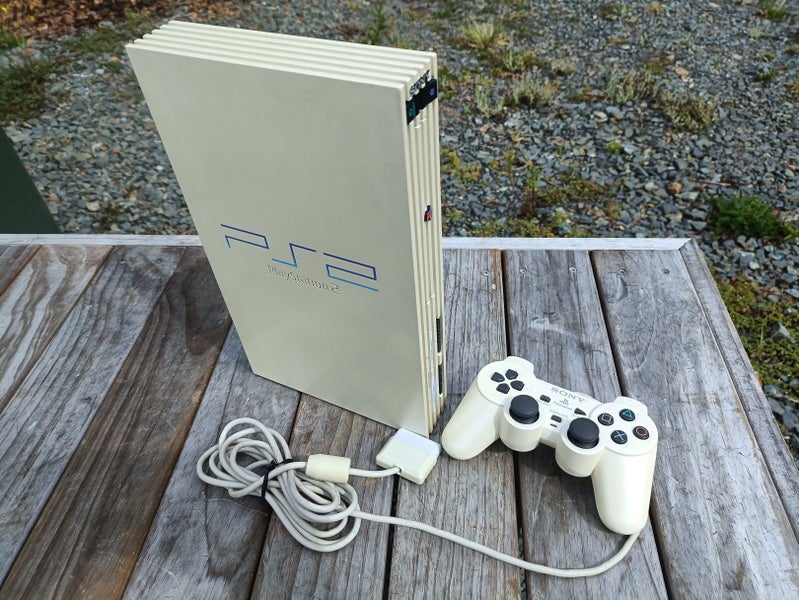 PS2 Fat + Controller - Pearl White - Modded Carousel 1