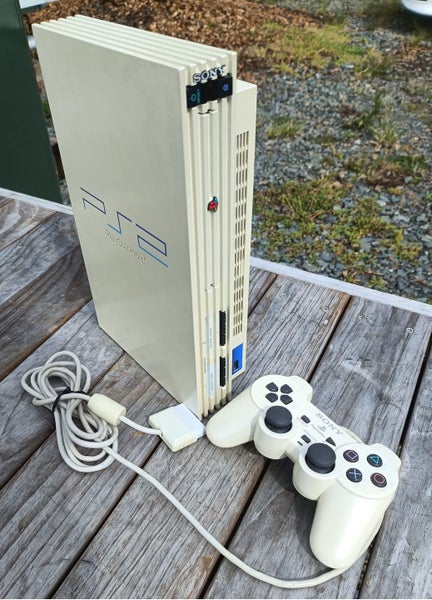 PS2 Fat + Controller - Pearl White - Modded Carousel 2