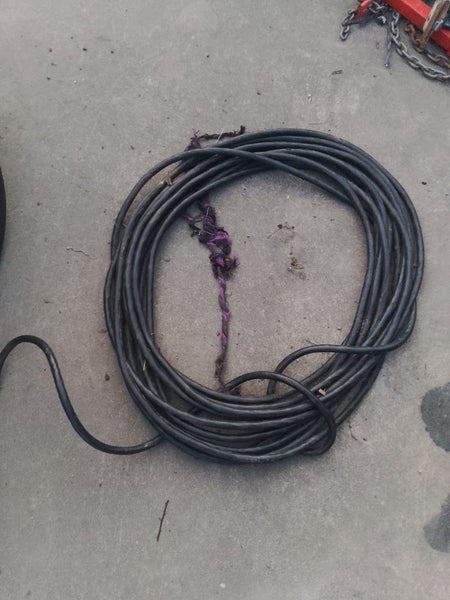 4 core + earth. 4mm Carousel 2