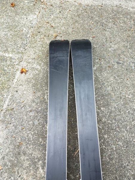 Rossignol skis 152 cm and poles Carousel 9